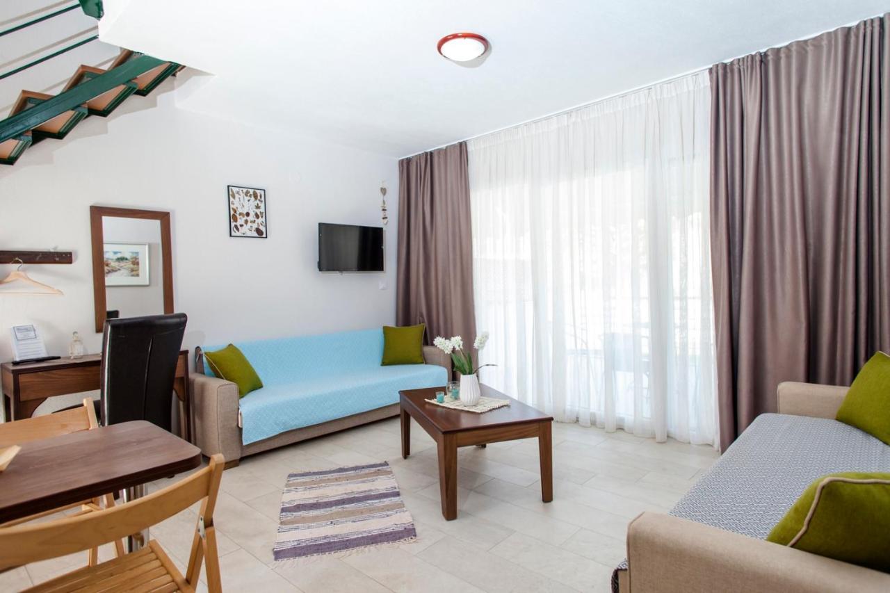 نيكيتي Erosaria Suites المظهر الخارجي الصورة