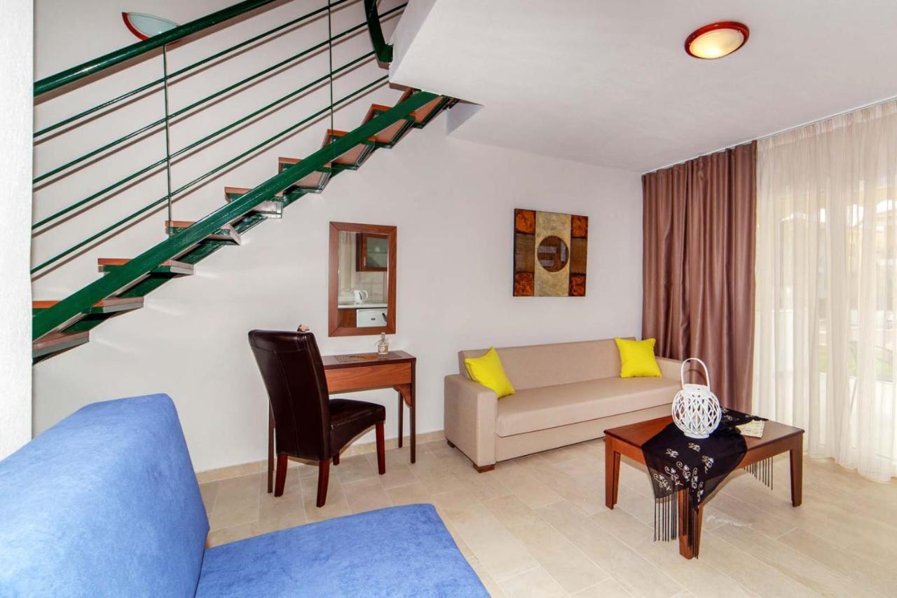 نيكيتي Erosaria Suites المظهر الخارجي الصورة